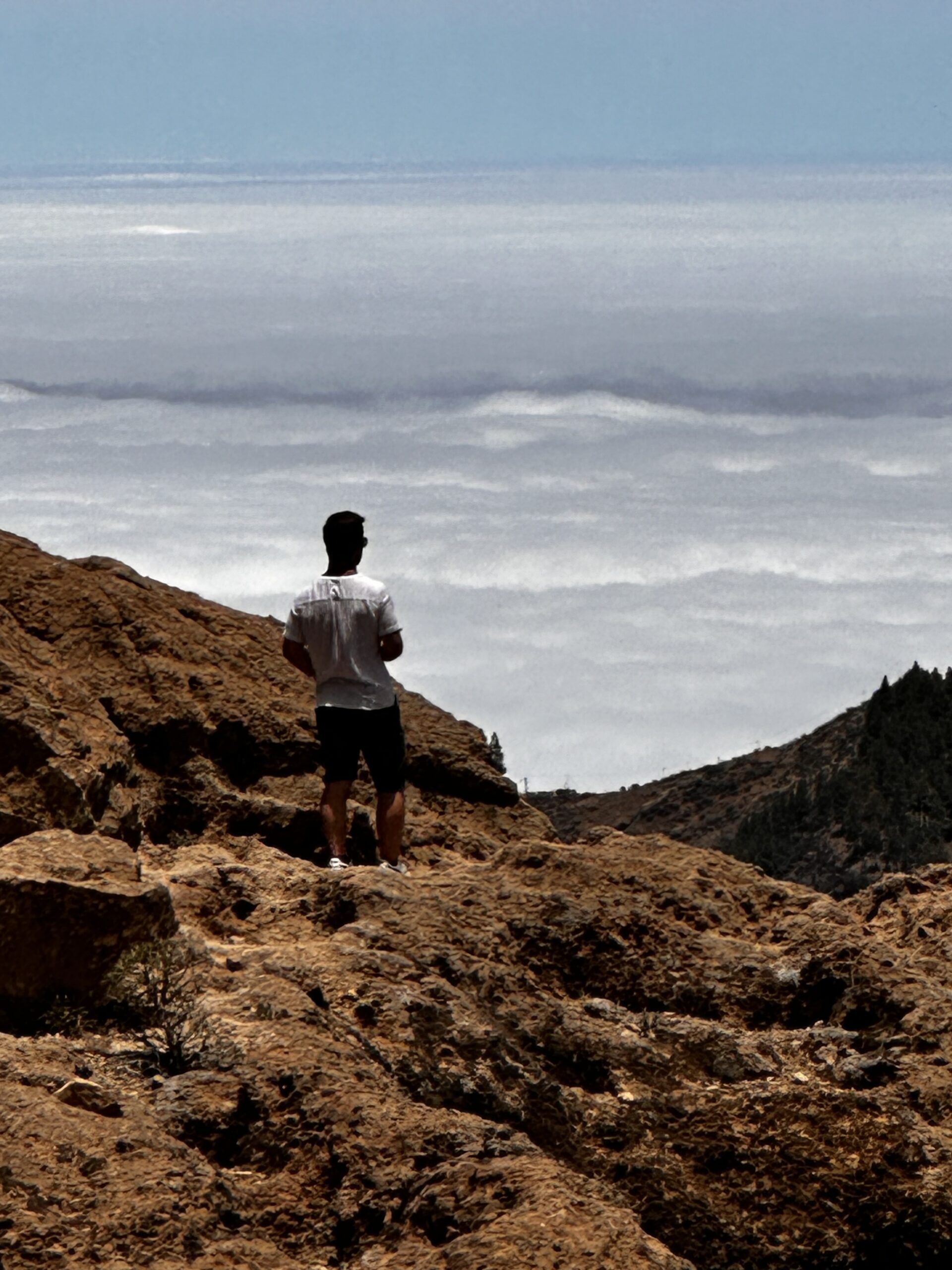 Mountain views and sea of clouds near Tejeda - Gran Canaria