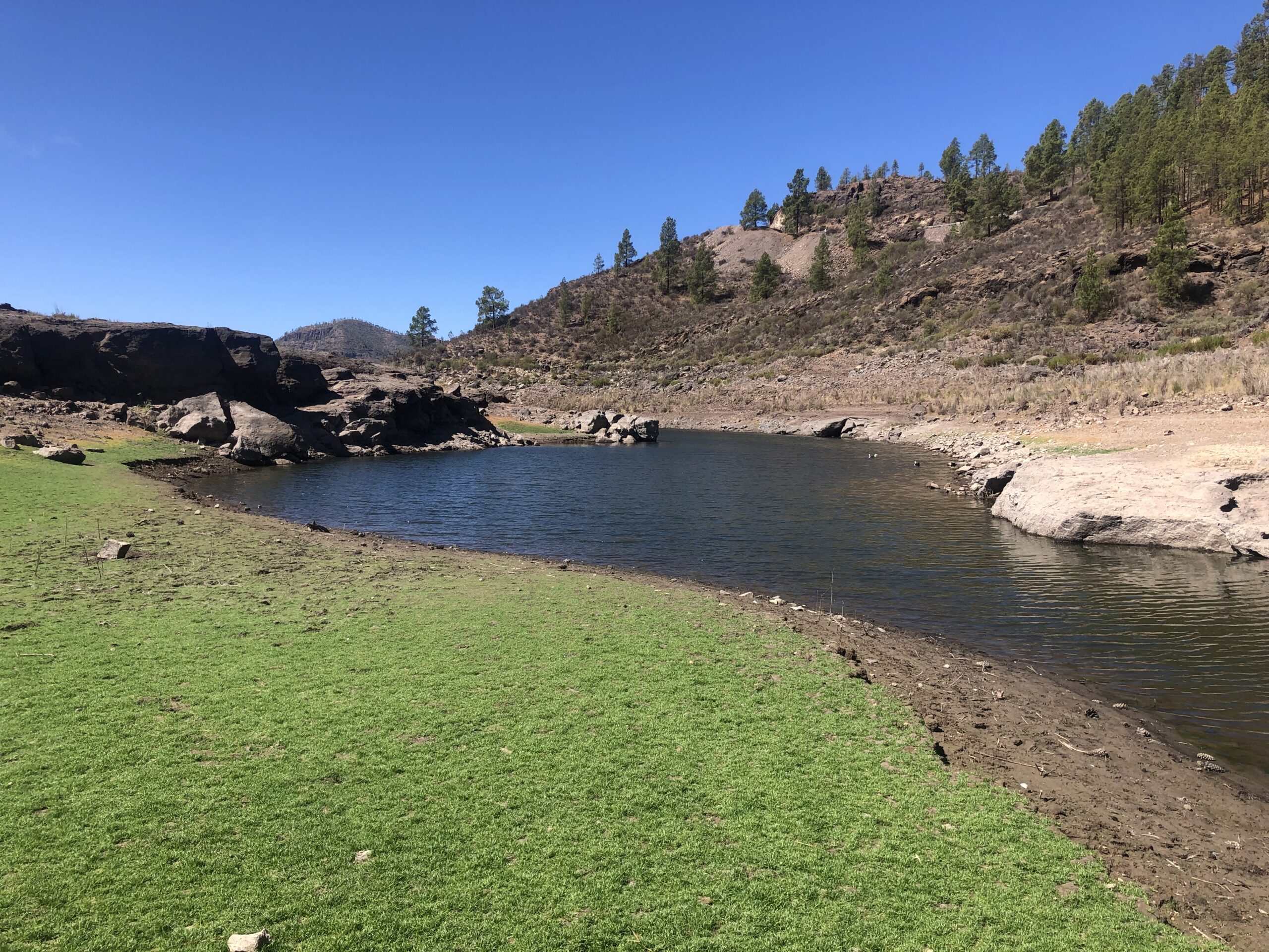 Presa de las Niñas reservoir view