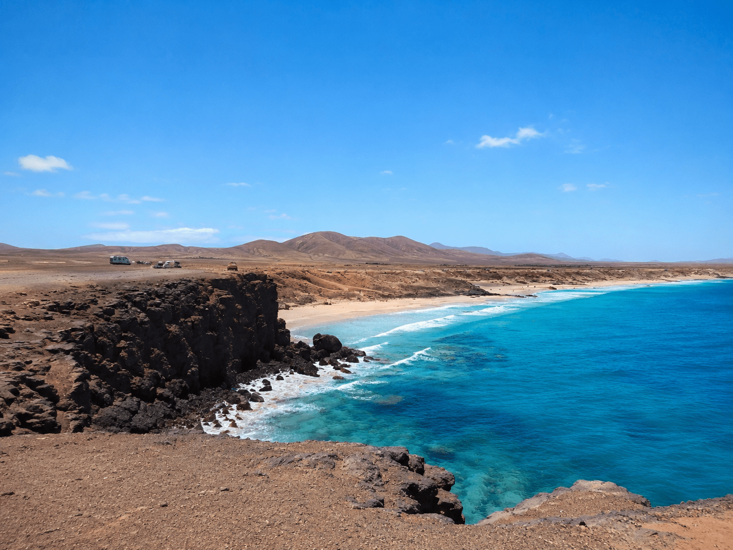 Playa de Esquinzo near El Cotillo, cliffs and golden sand - Fuerteventura